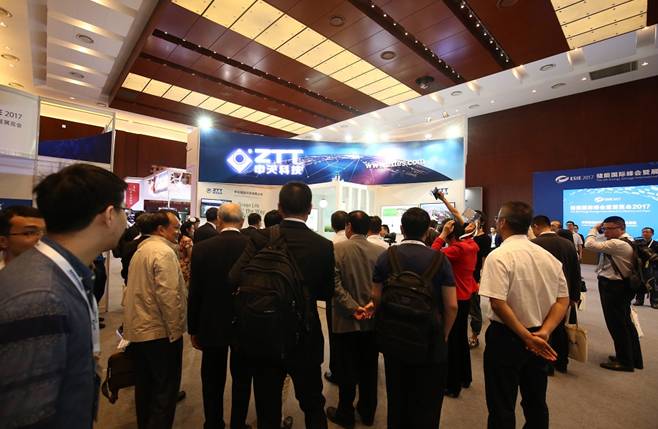 “儲(chǔ)能TOP品牌精品展”展區(qū)現(xiàn)場(chǎng)圖