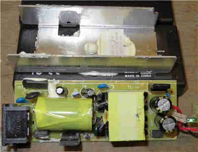 詳細記錄：拆解一款12V直流穩壓電源適配器的全程