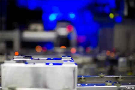 特斯拉Model S充電機(jī)充電鋰離子蓄電池PACK系統(tǒng)帶來“新革命” 特斯拉Model S充電機(jī)充電鋰離子蓄電池PACK系統(tǒng)帶來“新革命”